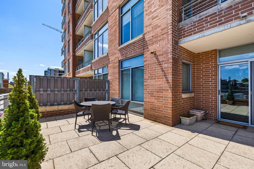 1400 LANCASTER ST #307