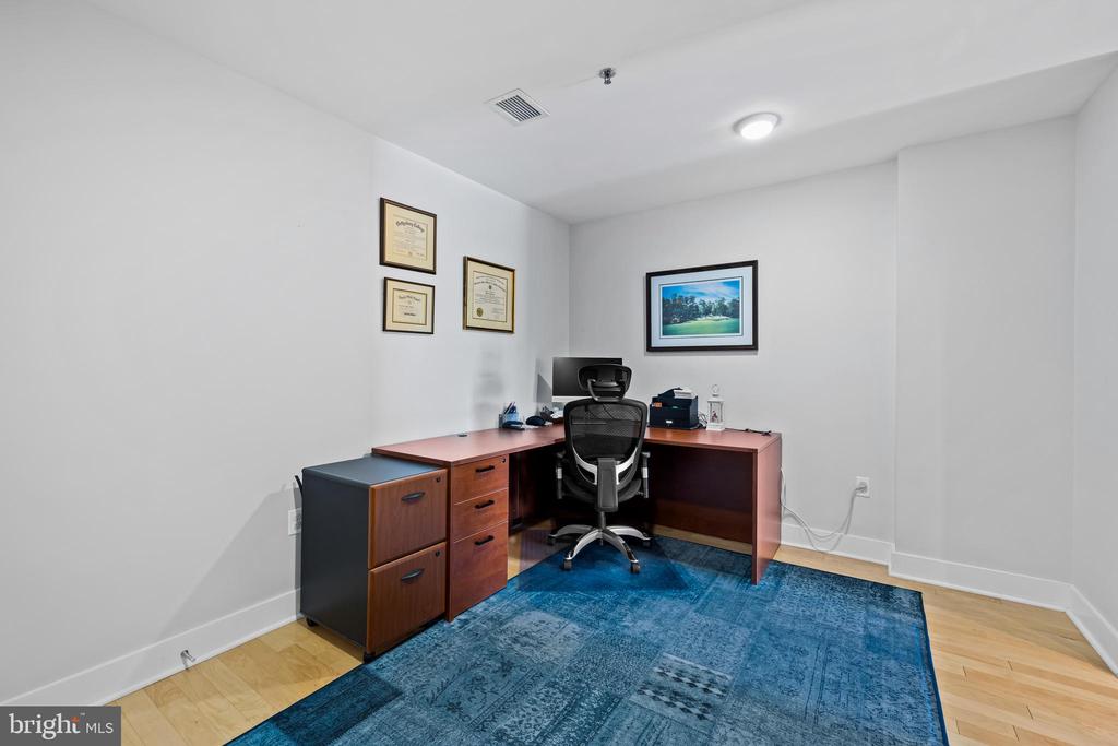 1400 LANCASTER ST #307