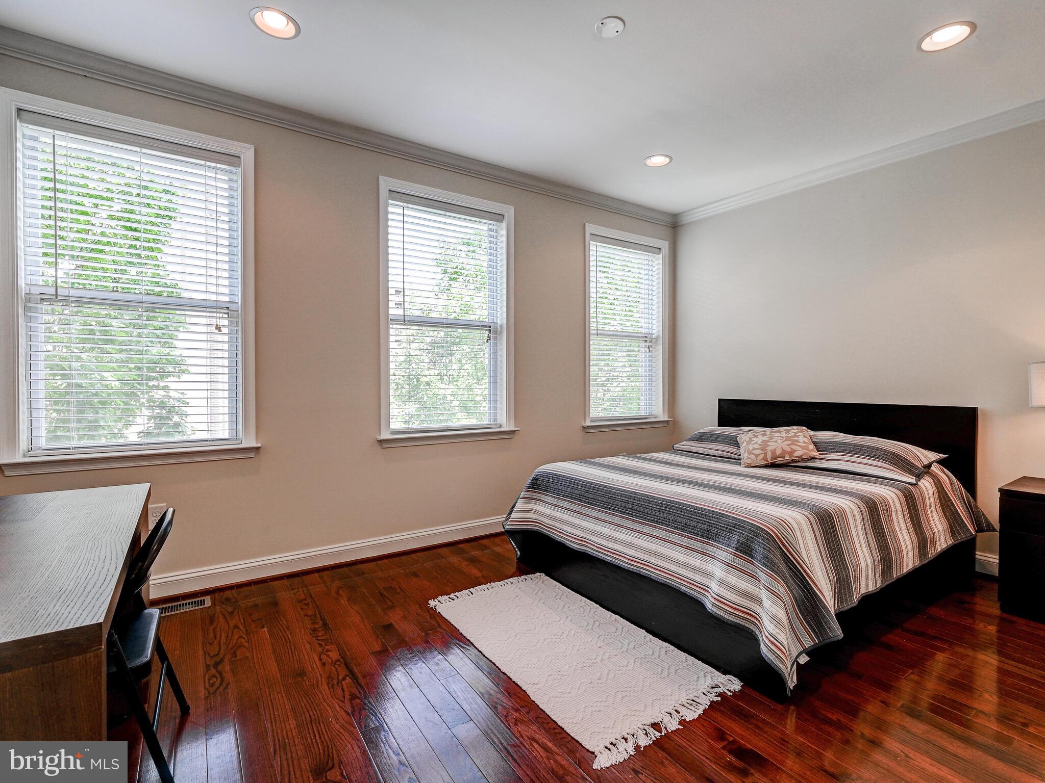131 N Chester St