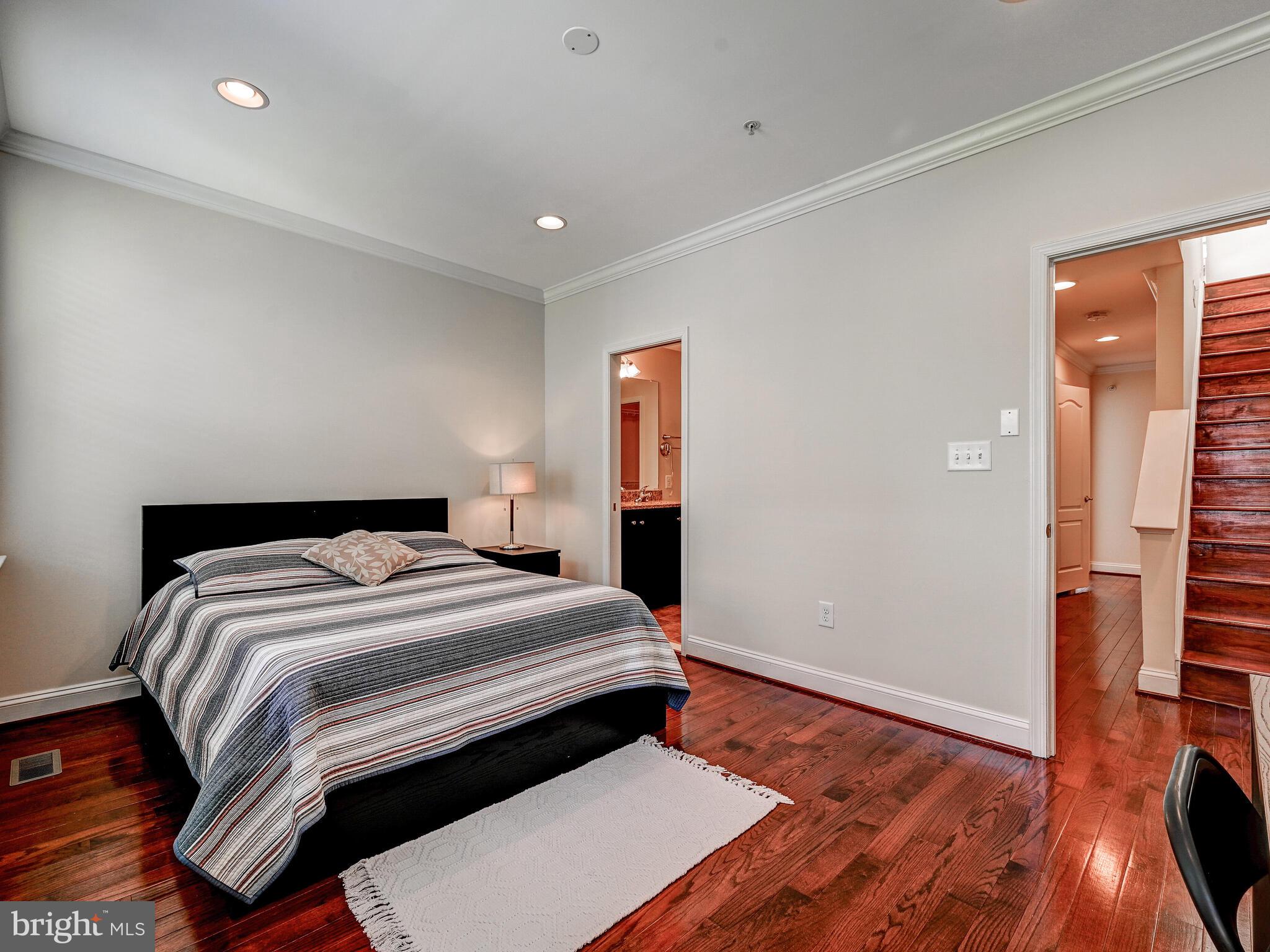 131 N Chester St