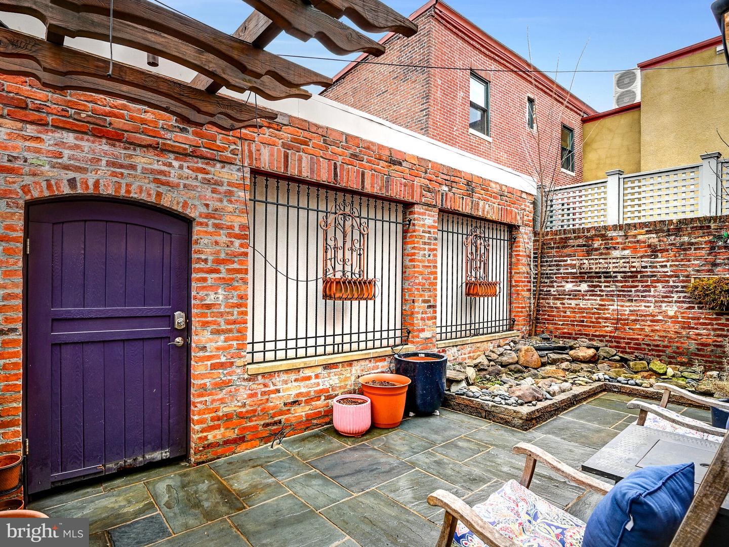 2212 E Pratt St