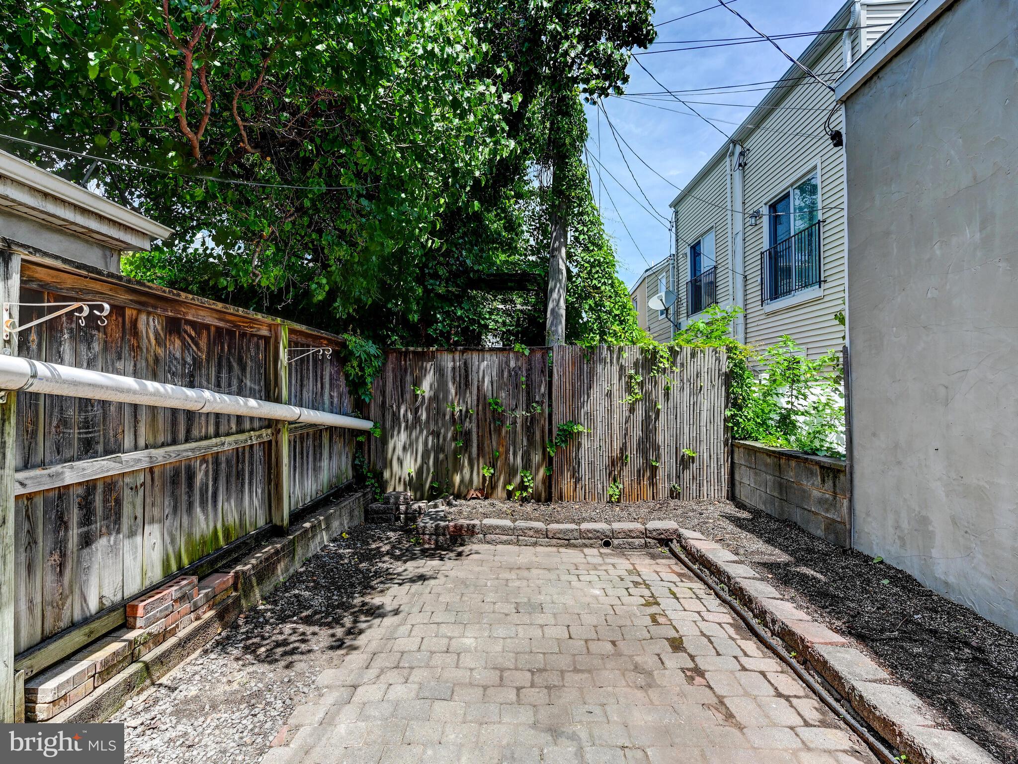 2234 E Fairmount Ave