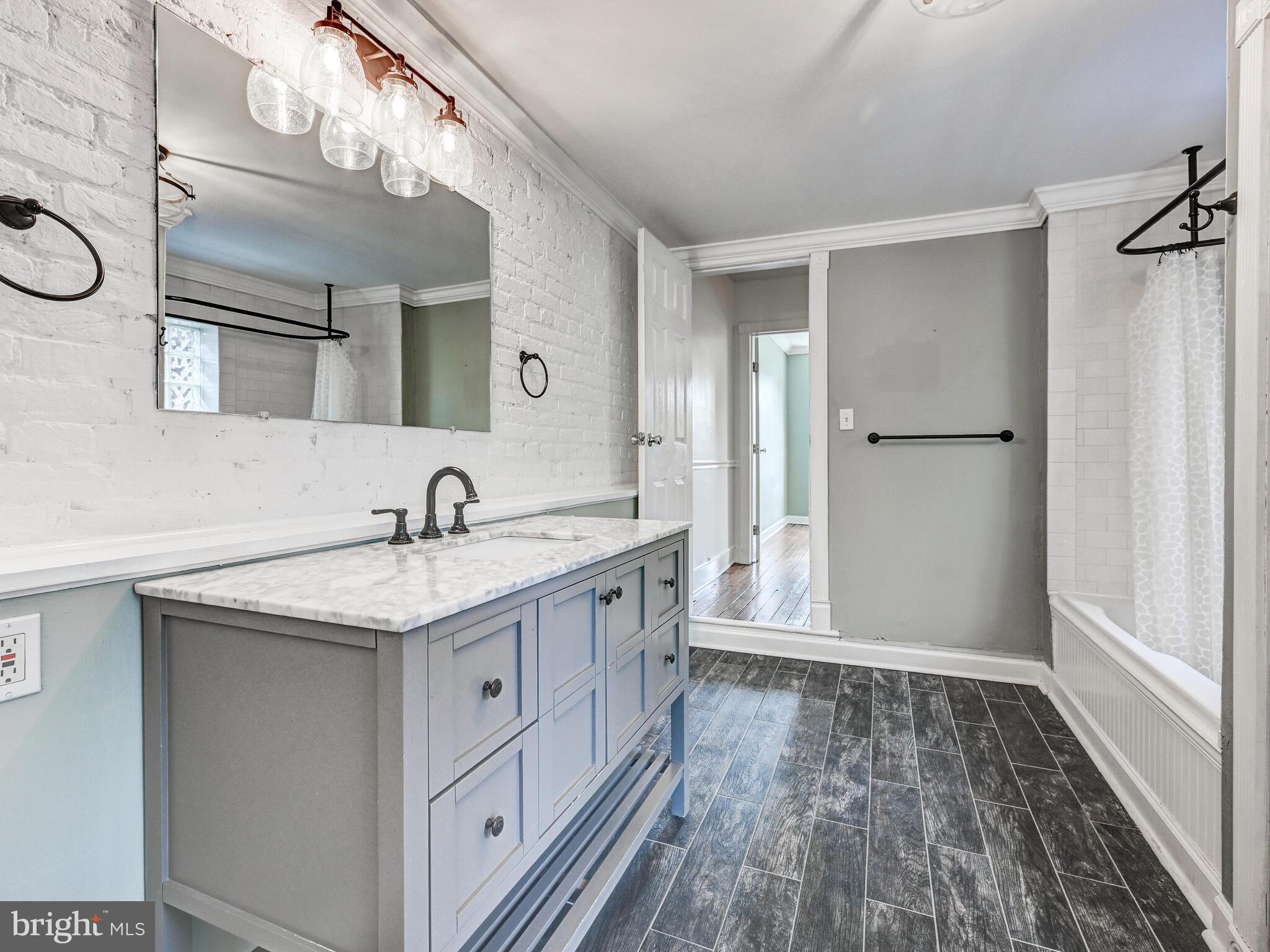 2234 E Fairmount Ave