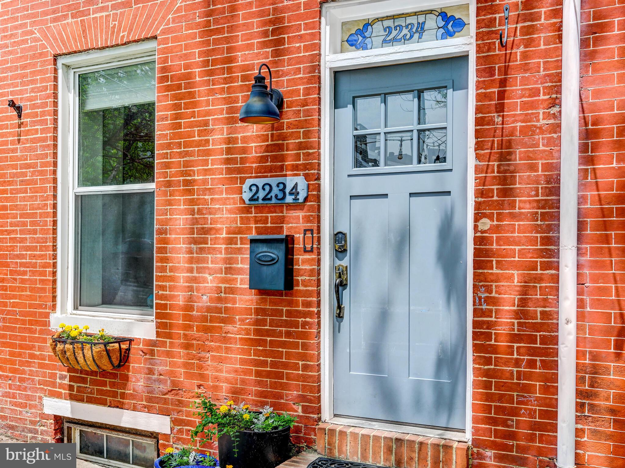 2234 E Fairmount Ave