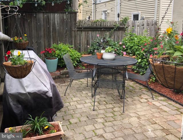 2234 E Fairmount Ave