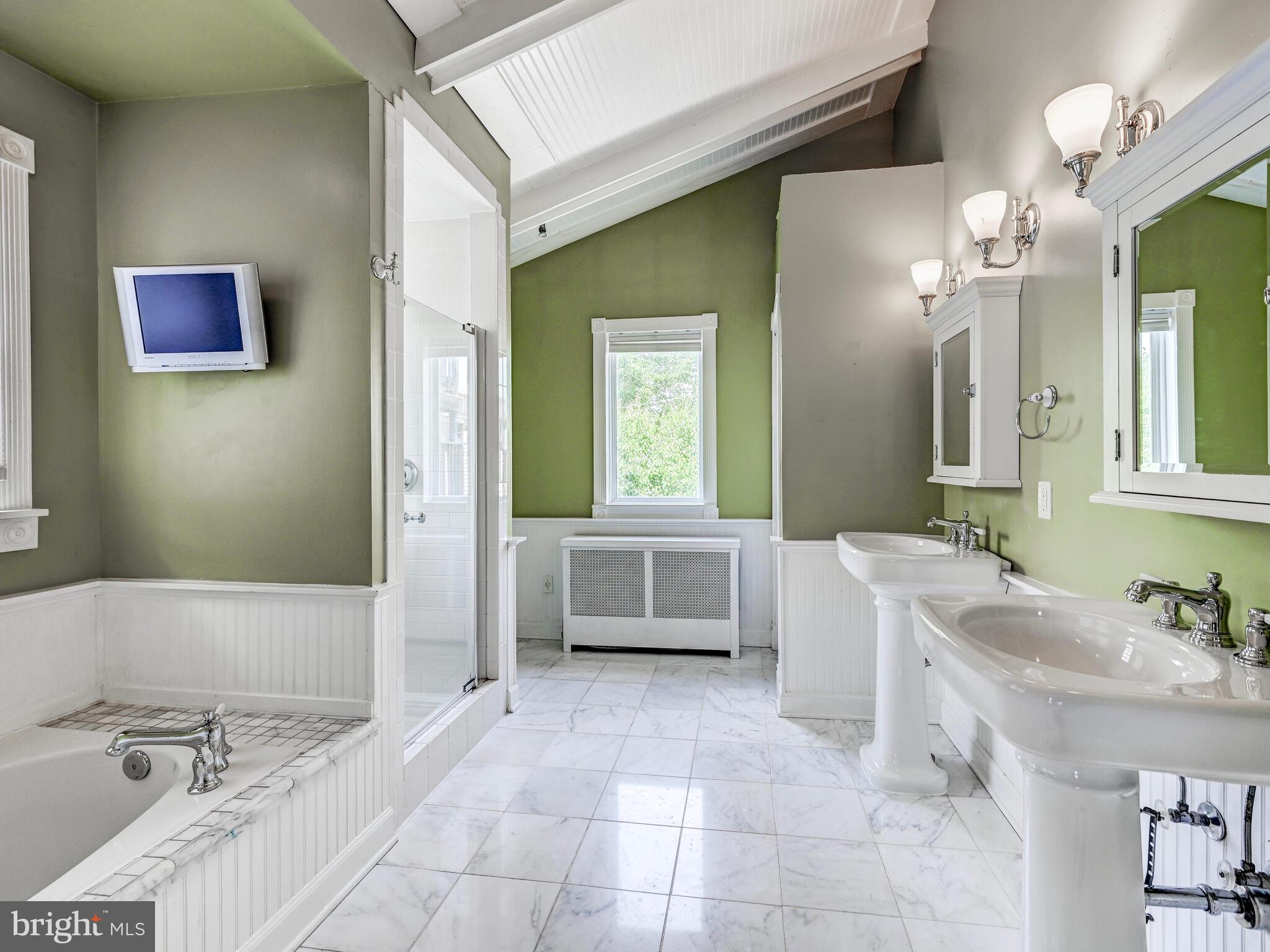 2234 E Fairmount Ave