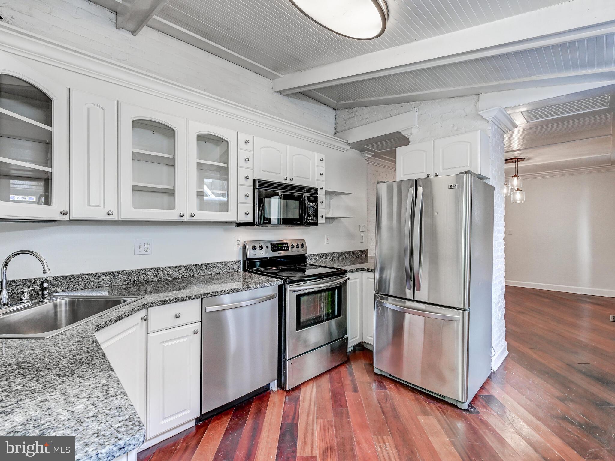 2234 E Fairmount Ave