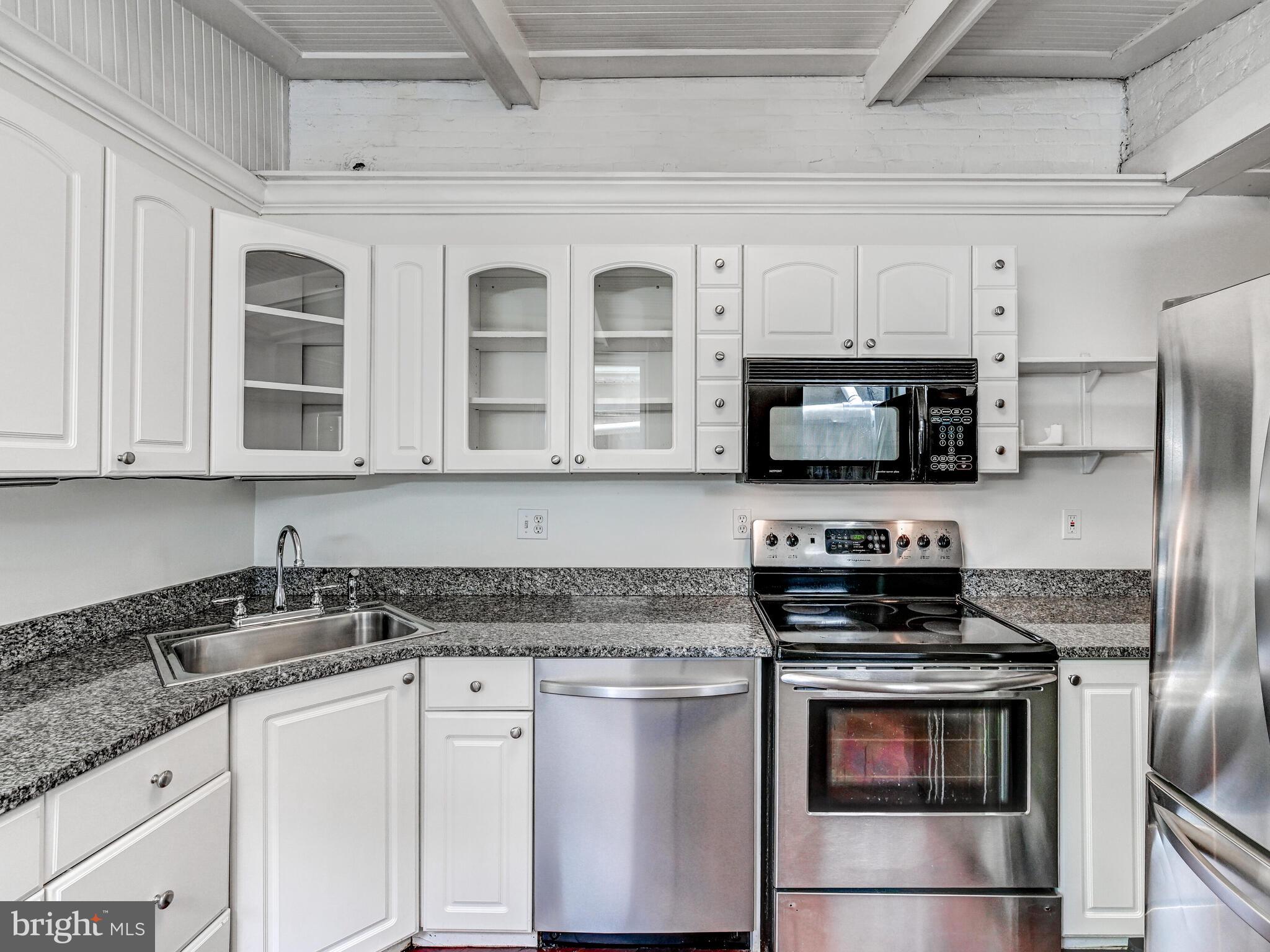 2234 E Fairmount Ave