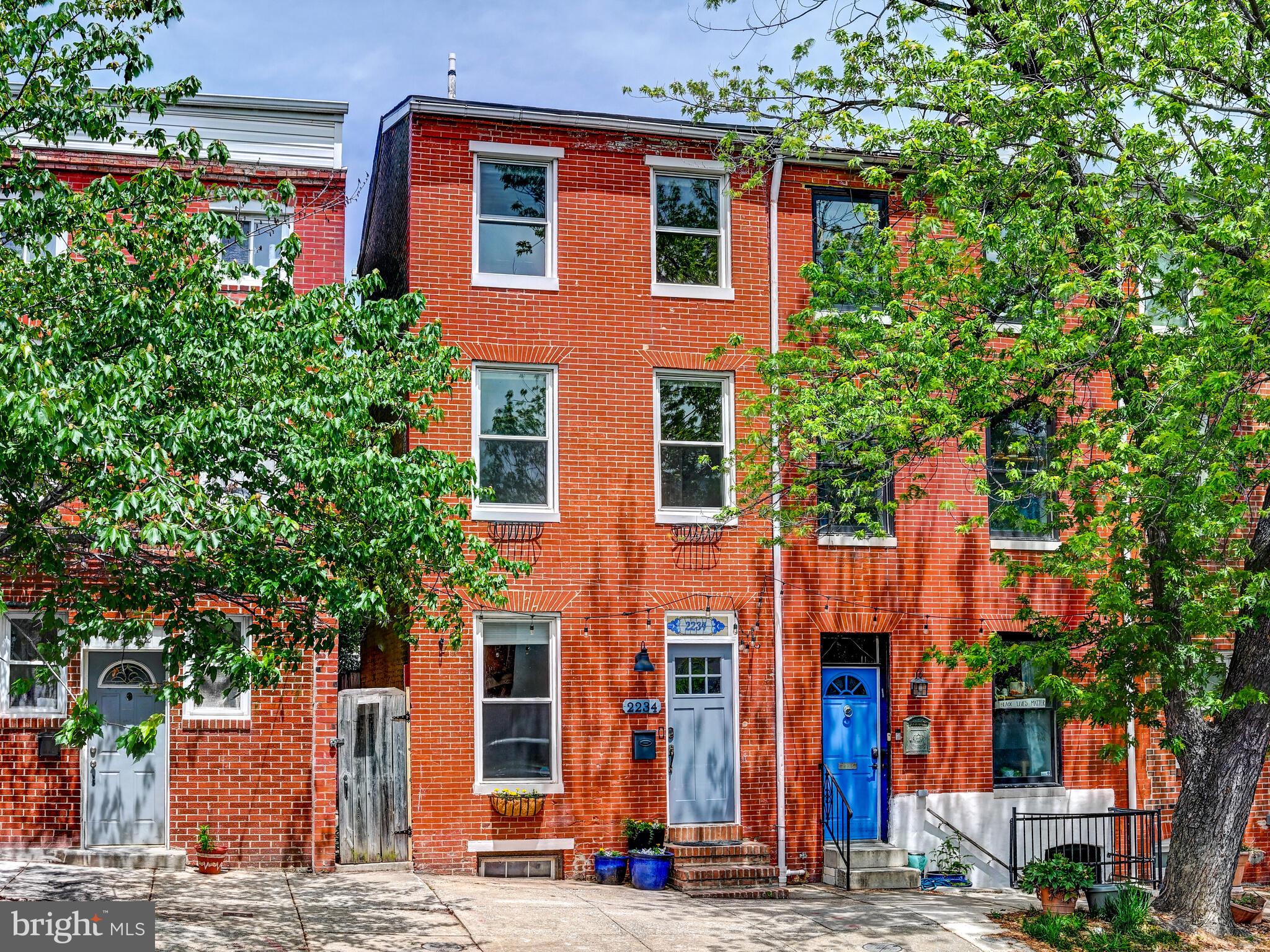 2234 E Fairmount Ave