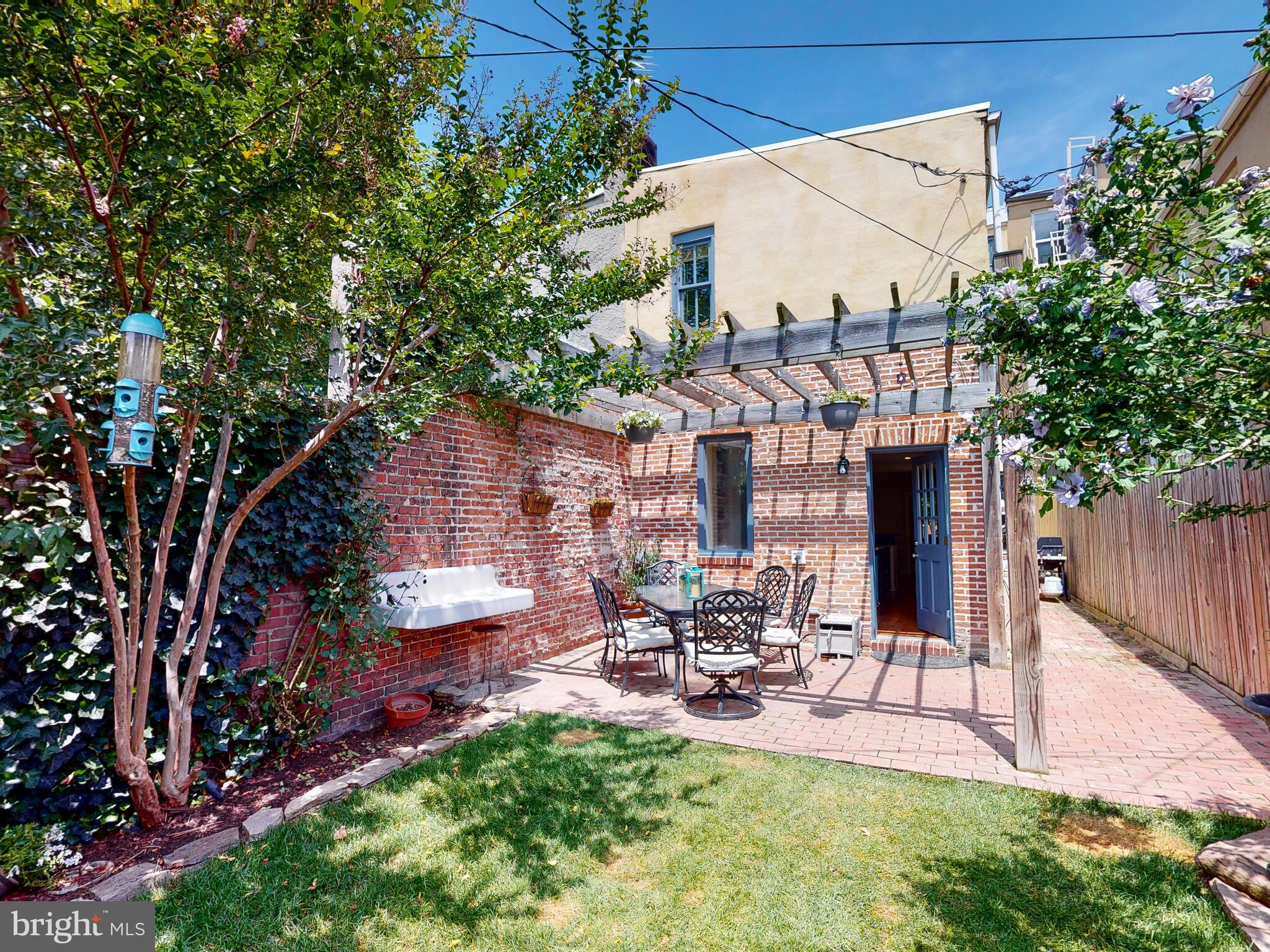 2015 E Baltimore St