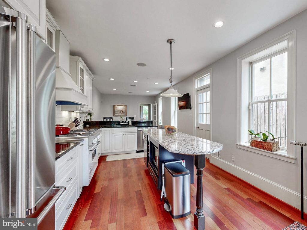 2015 E Baltimore St