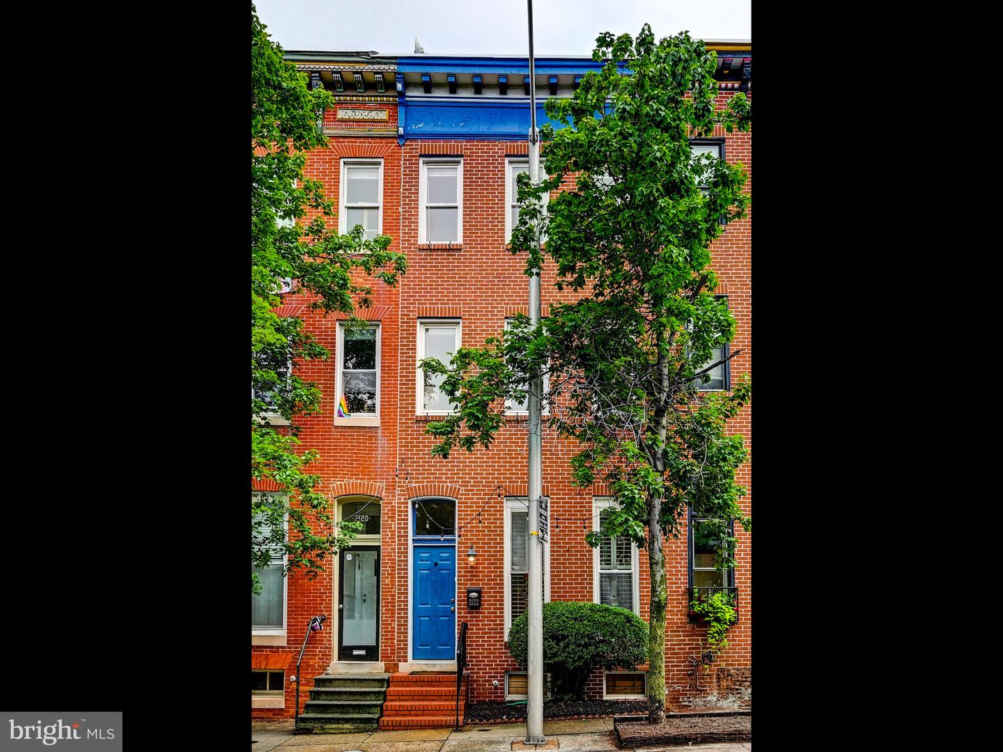 2122 E Lombard St E
