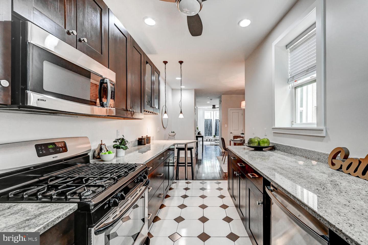 136 W Ostend St