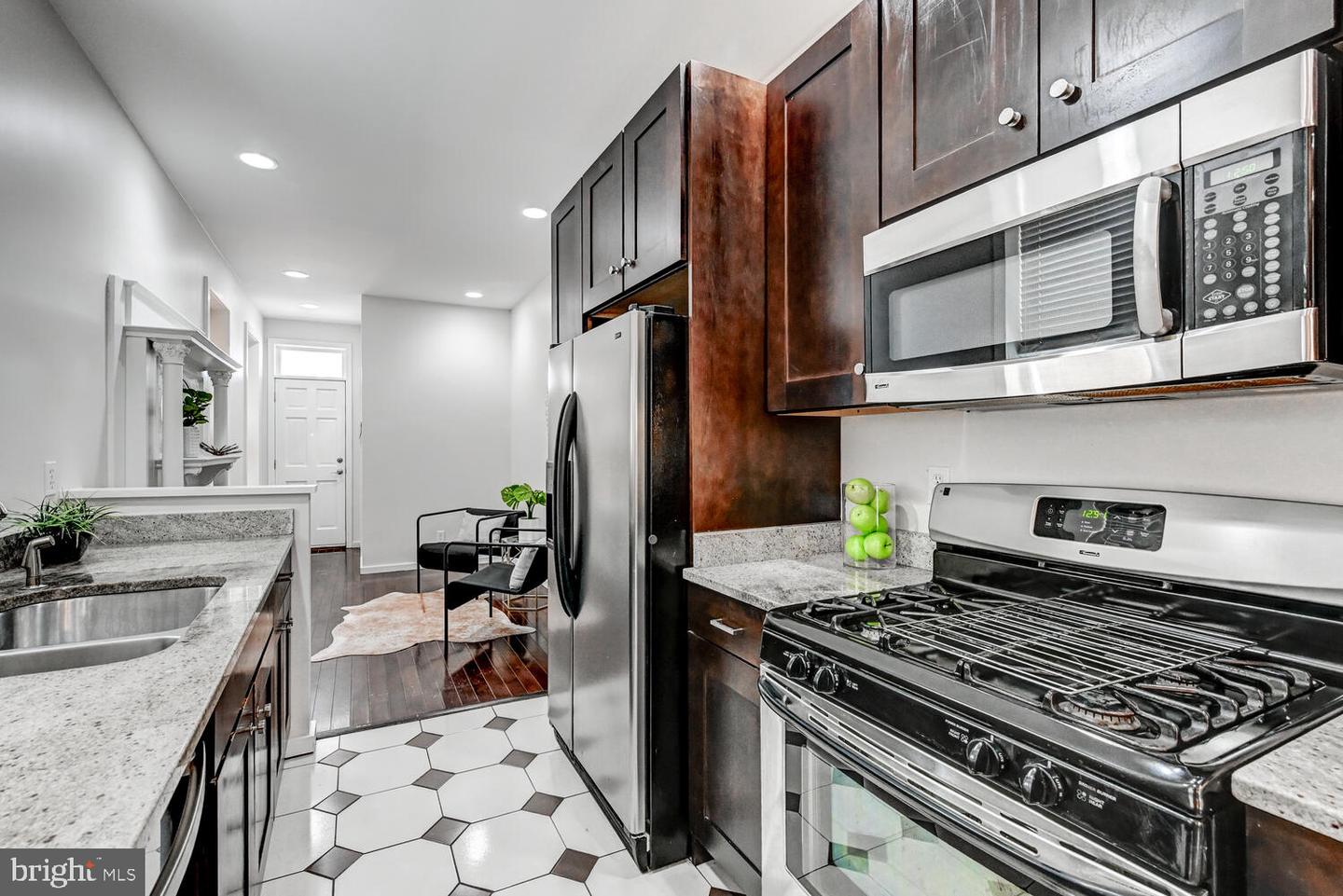 136 W Ostend St