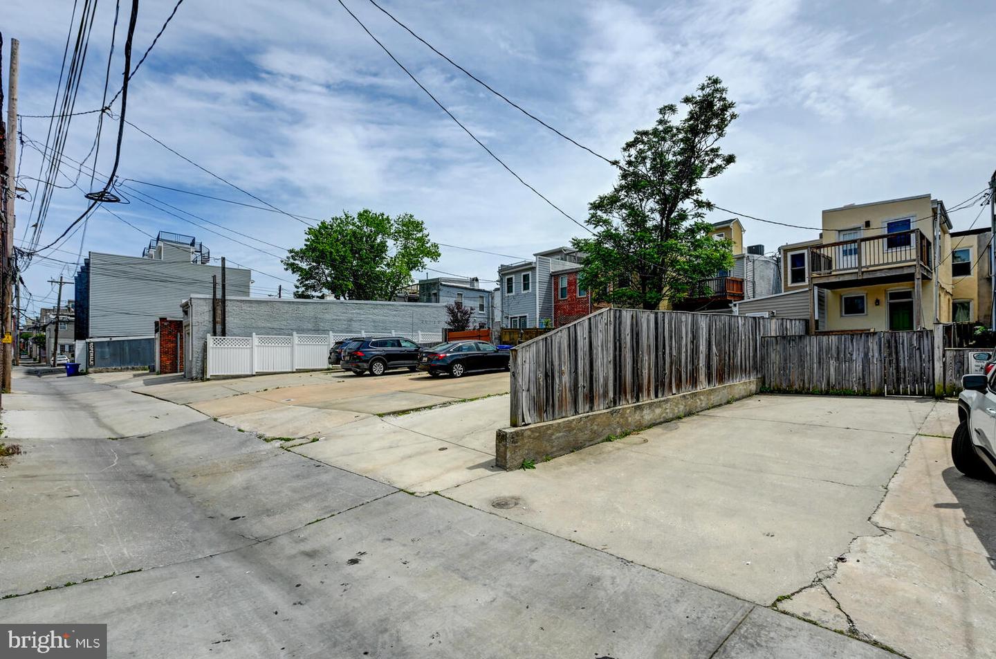 136 W Ostend St