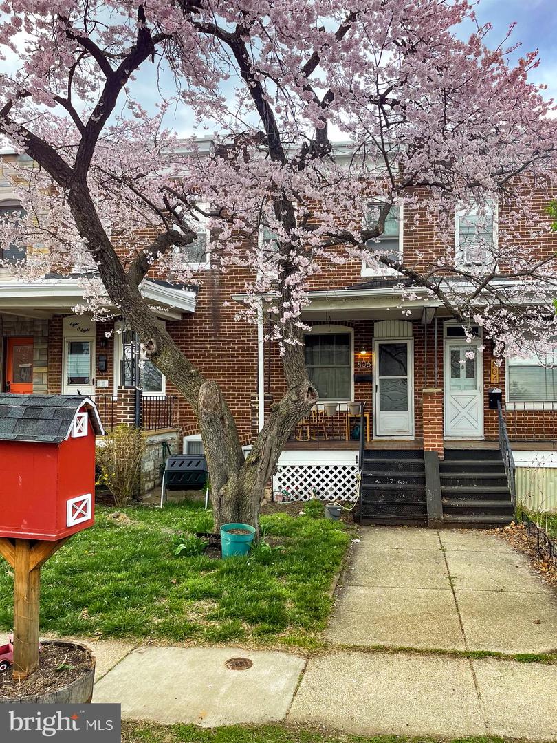 806 W 32nd St