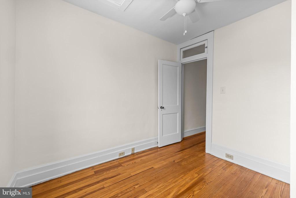 806 W 32nd St