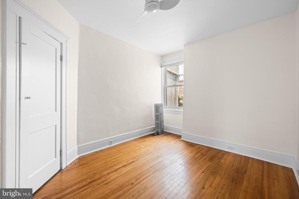 806 W 32nd St