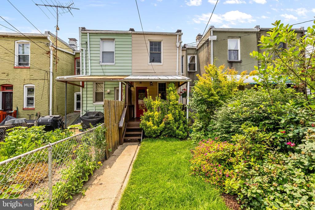806 W 32nd St