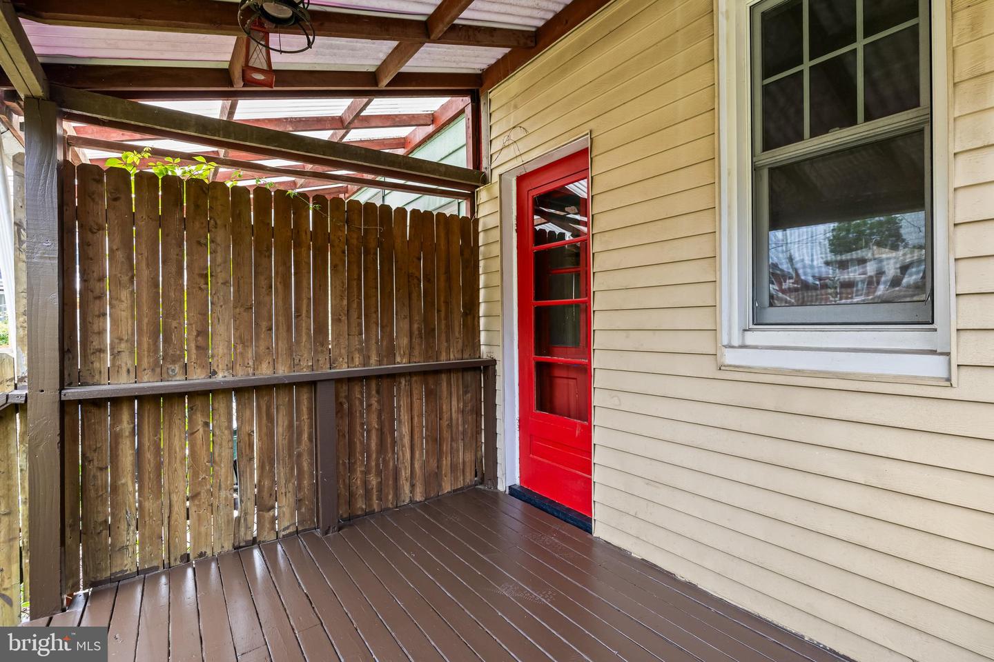 806 W 32nd St