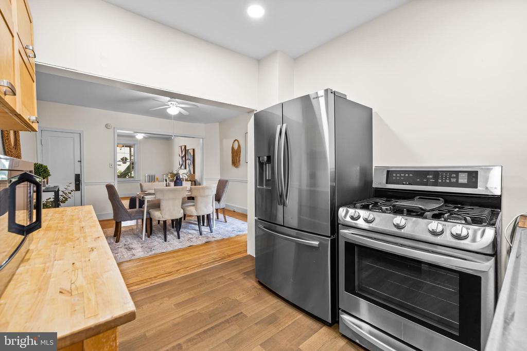 806 W 32nd St