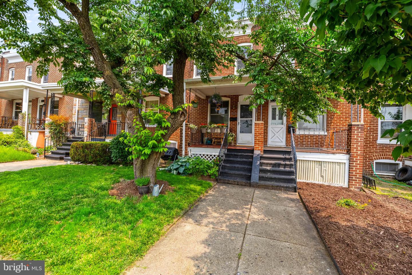 806 W 32nd St