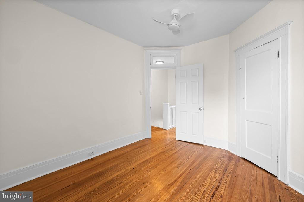 806 W 32nd St