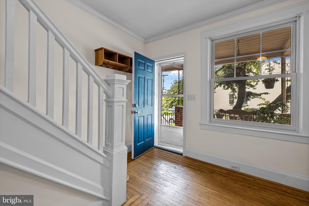 806 W 32nd St