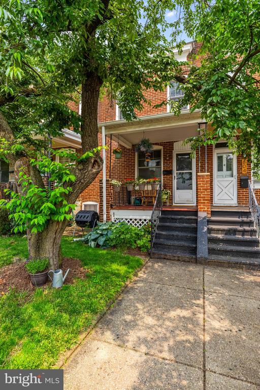 806 W 32nd St