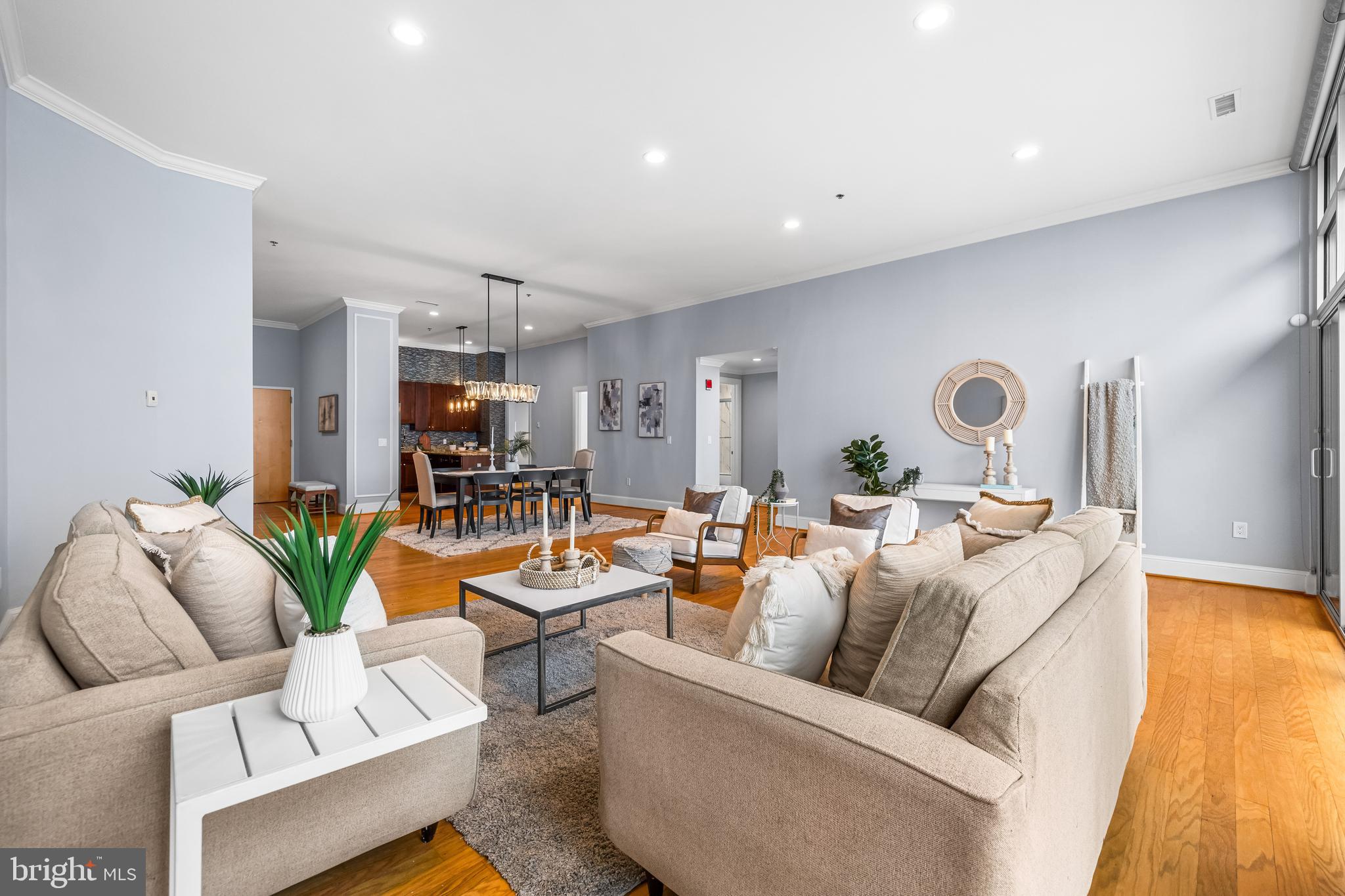 2772 Lighthouse Pt E #101