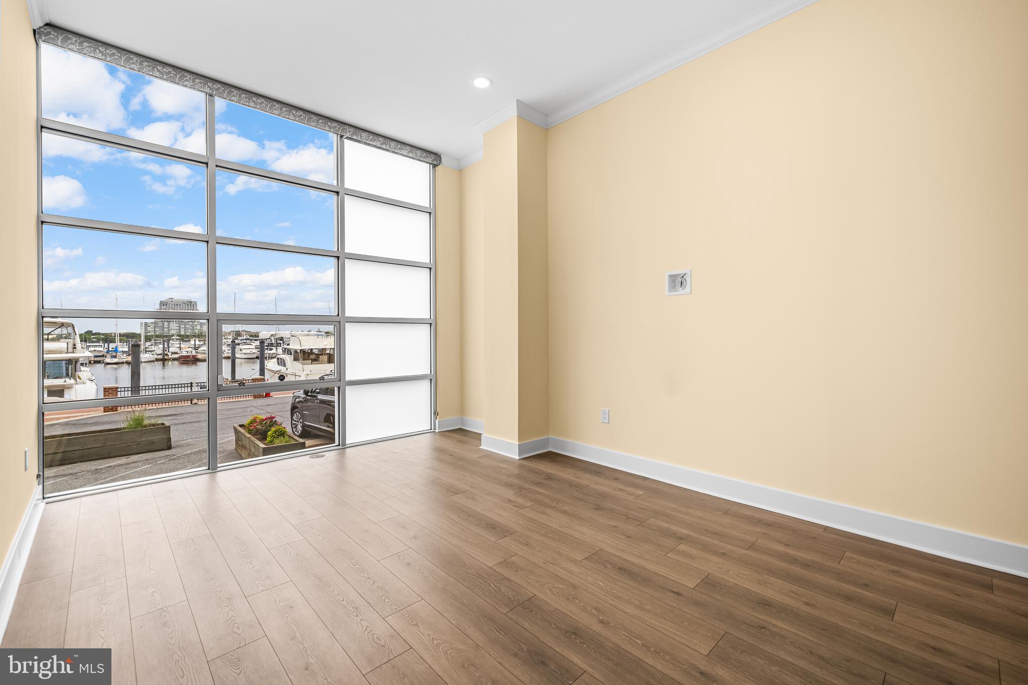 2772 Lighthouse Pt E #101