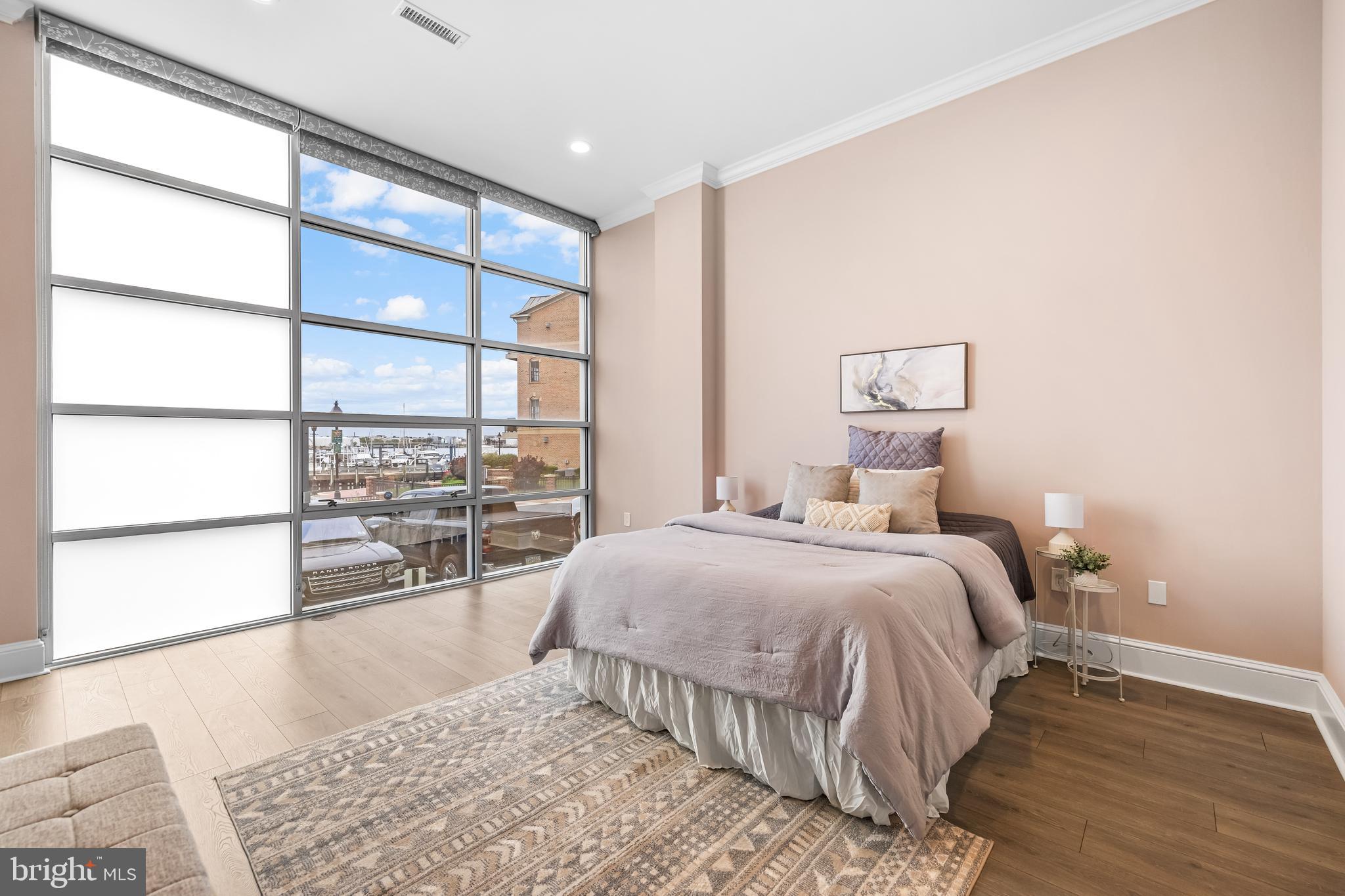 2772 Lighthouse Pt E #101