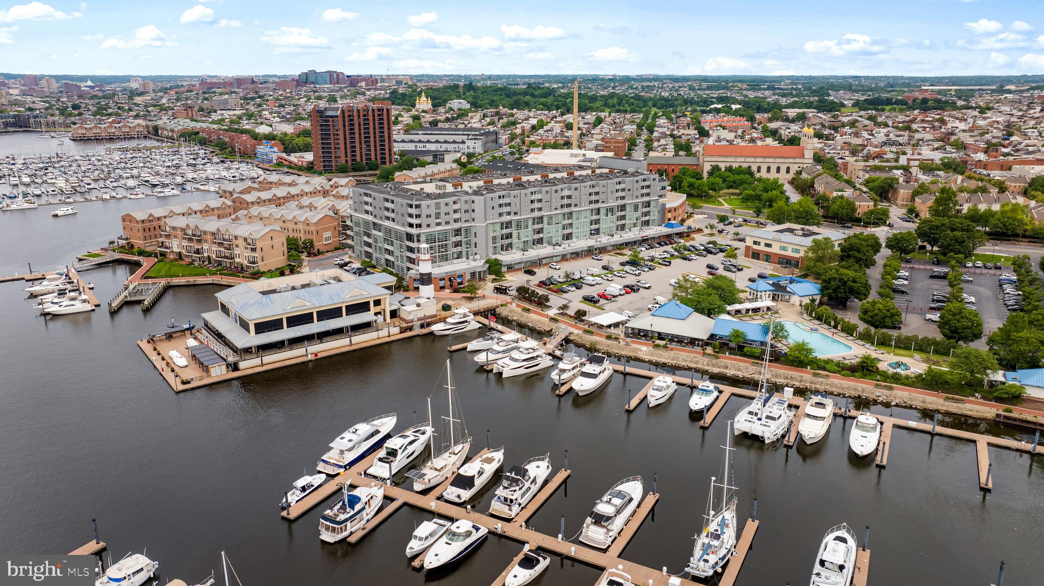 2772 Lighthouse Pt E #101