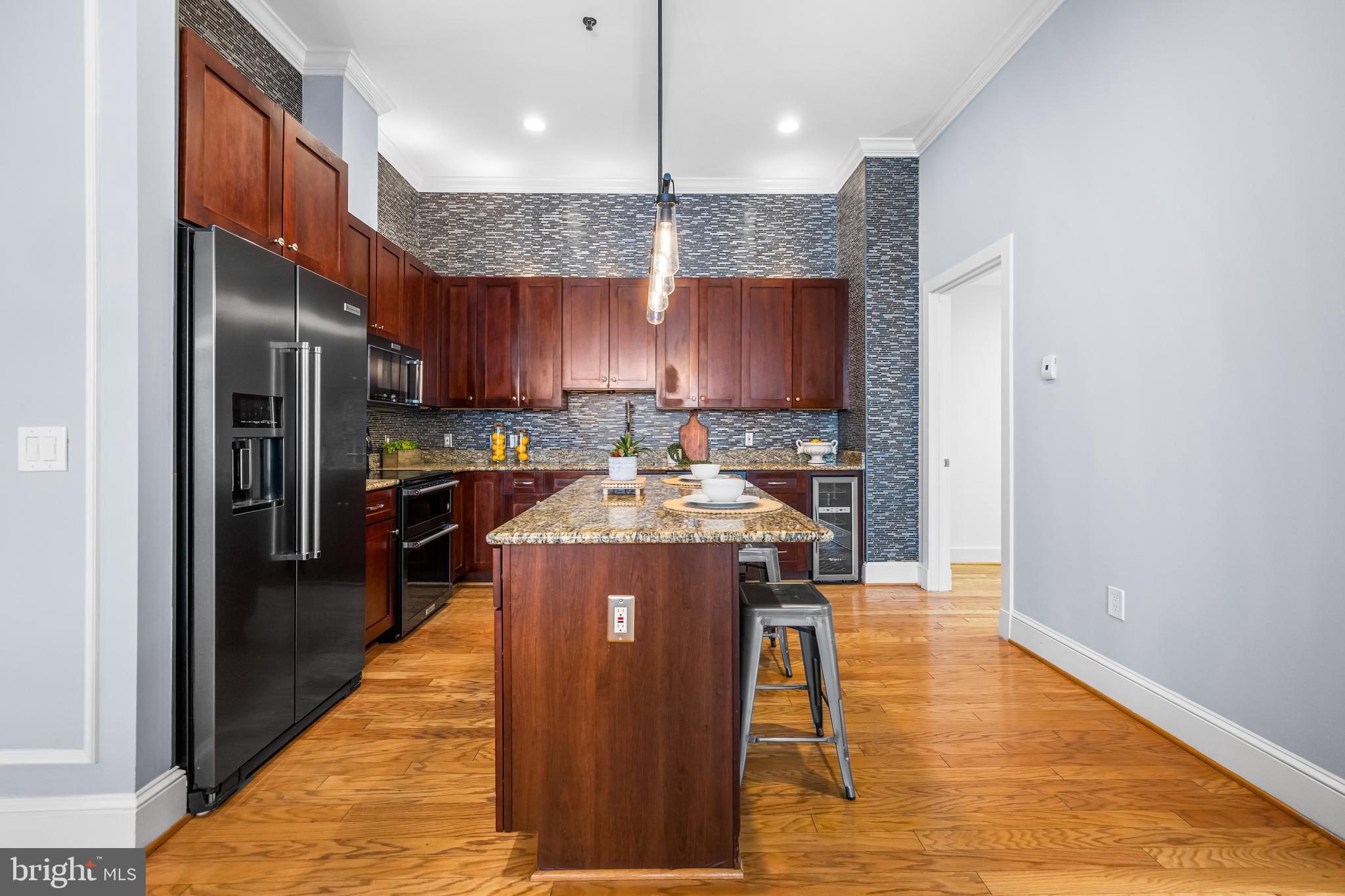 2772 Lighthouse Pt E #101