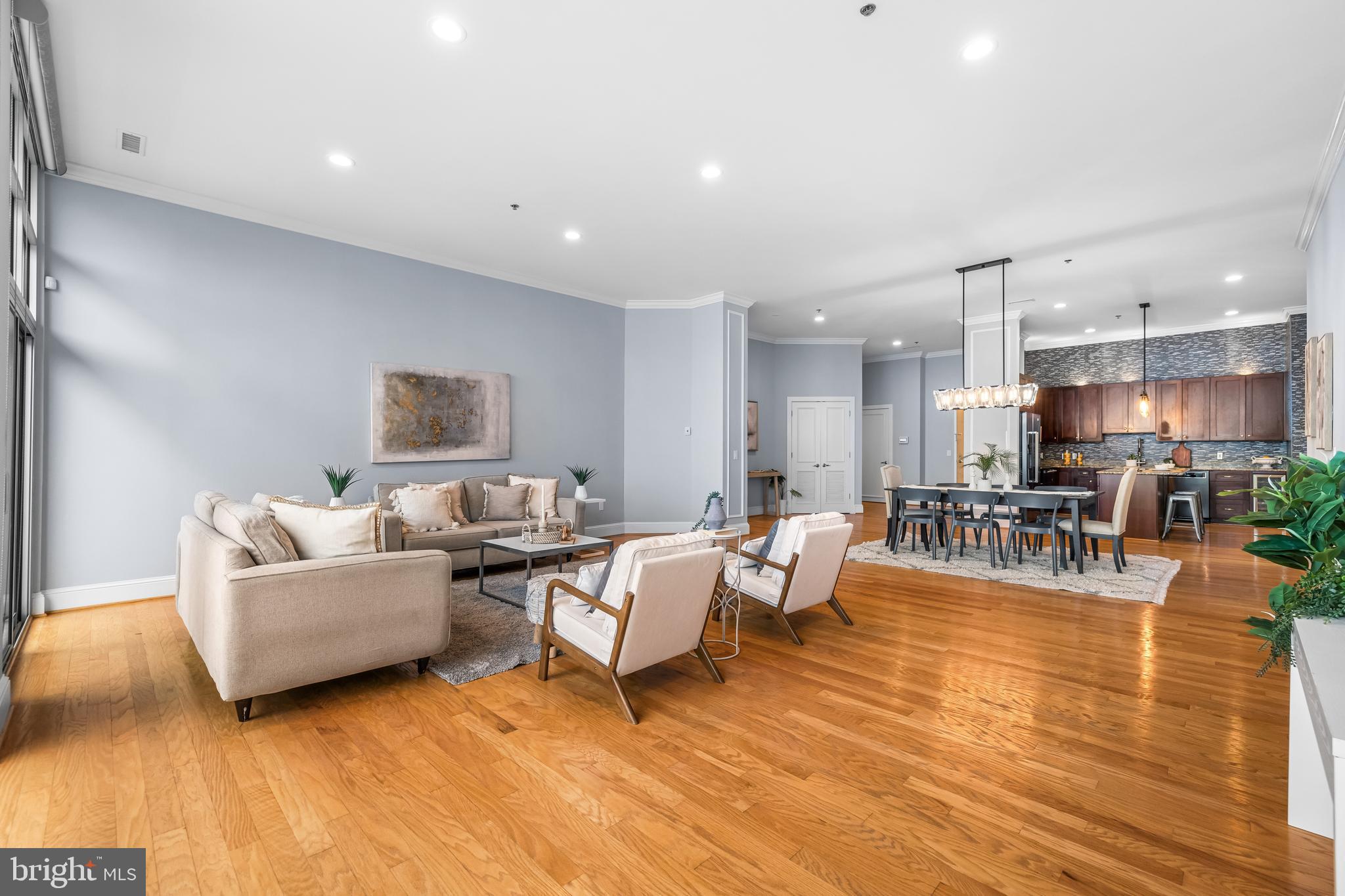 2772 Lighthouse Pt E #101