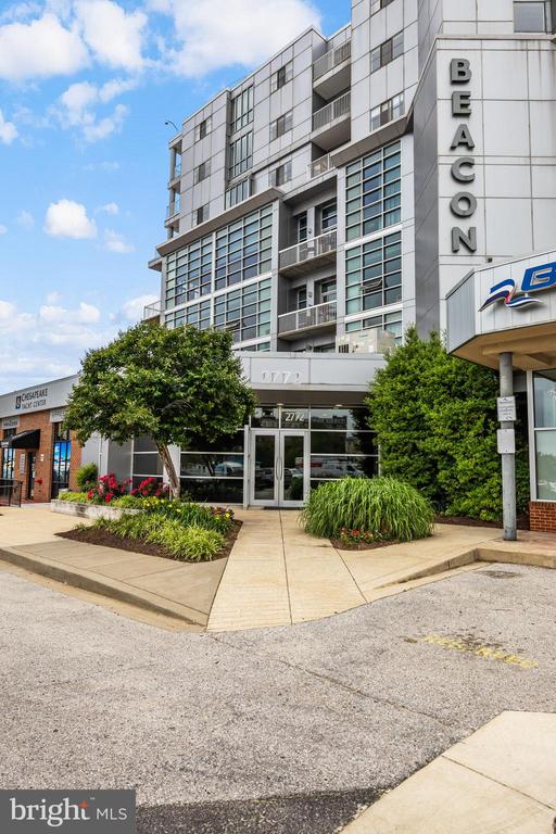 2772 Lighthouse Pt E #101