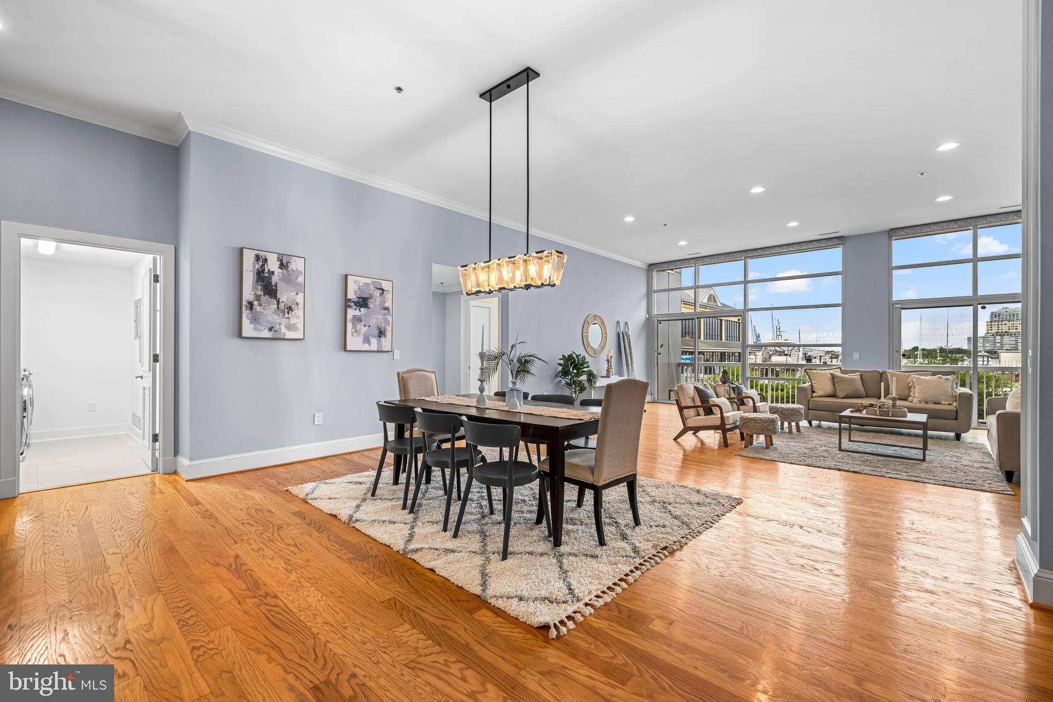 2772 Lighthouse Pt E #101