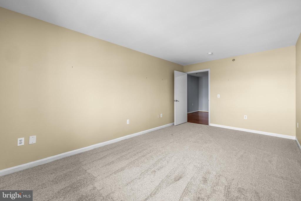 2702 Lighthouse Pt E #638