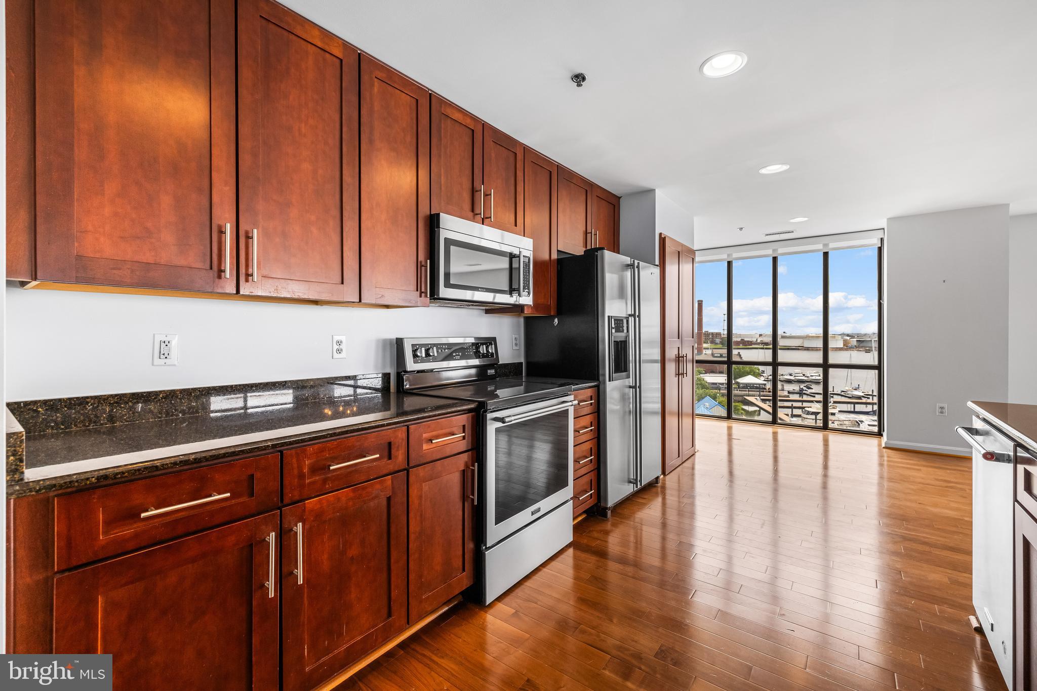 2702 Lighthouse Pt E #638