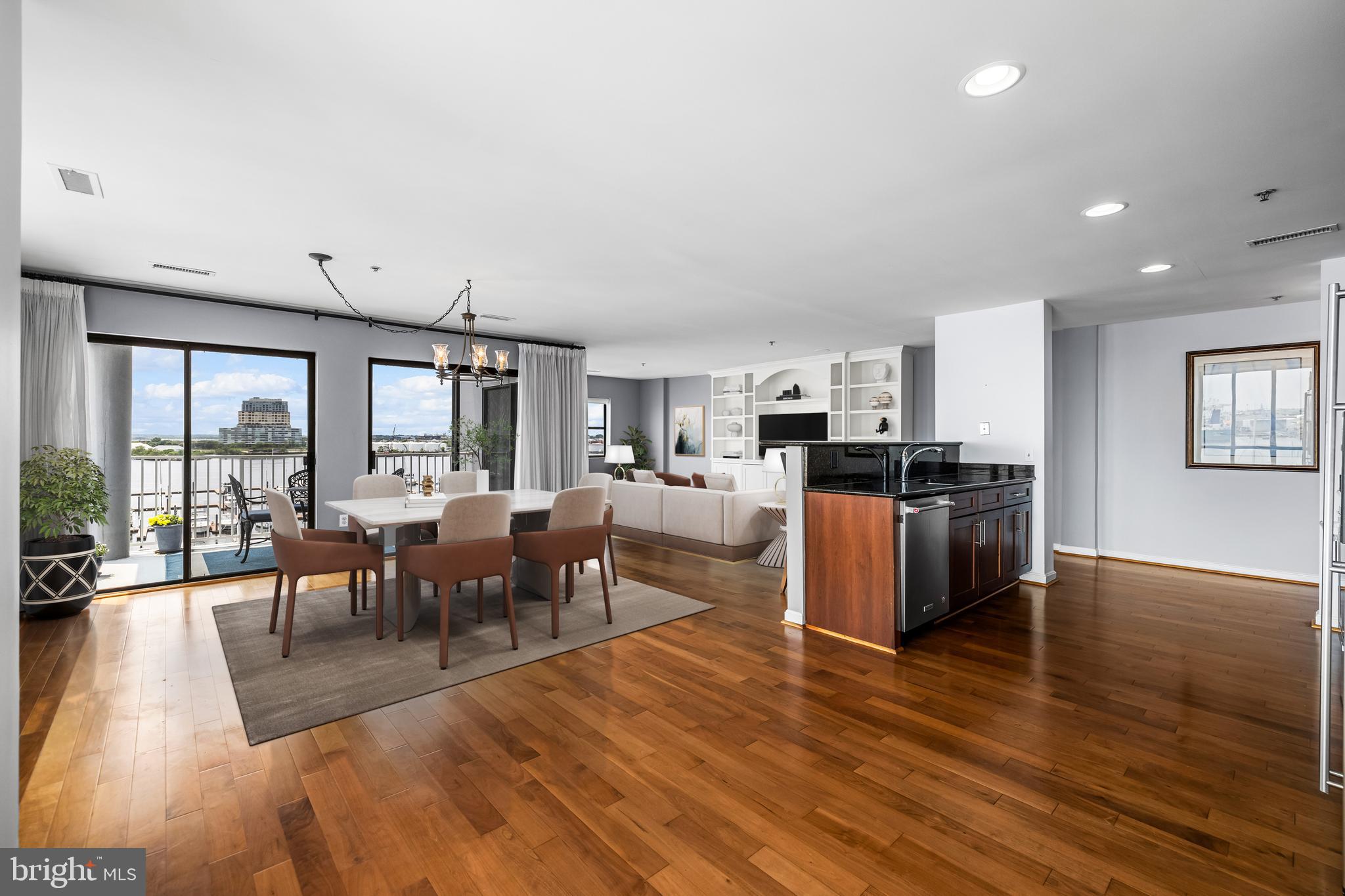 2702 Lighthouse Pt E #638