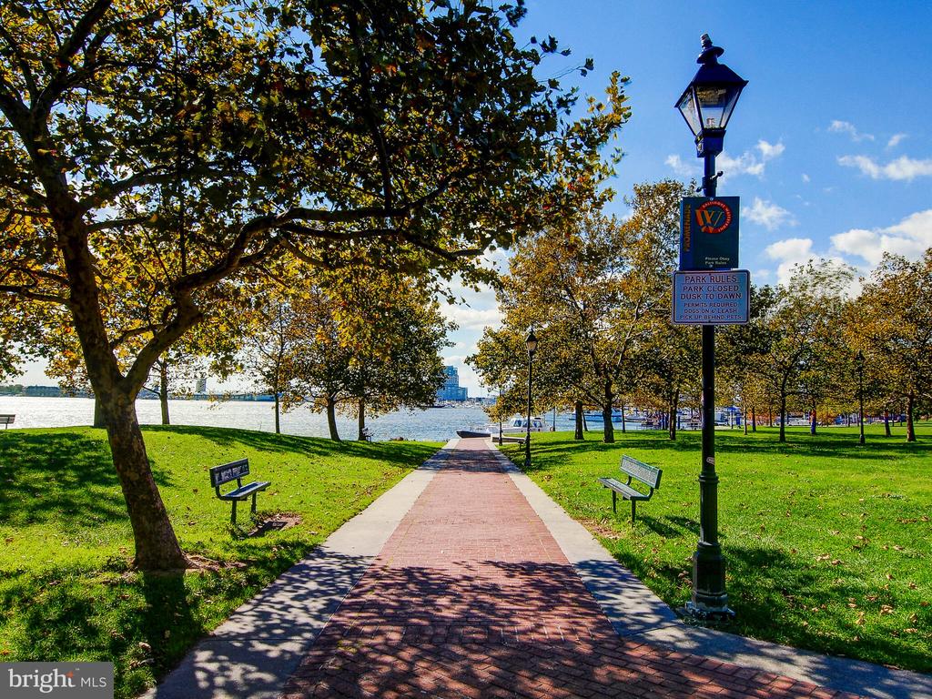 2702 Lighthouse Pt E #638