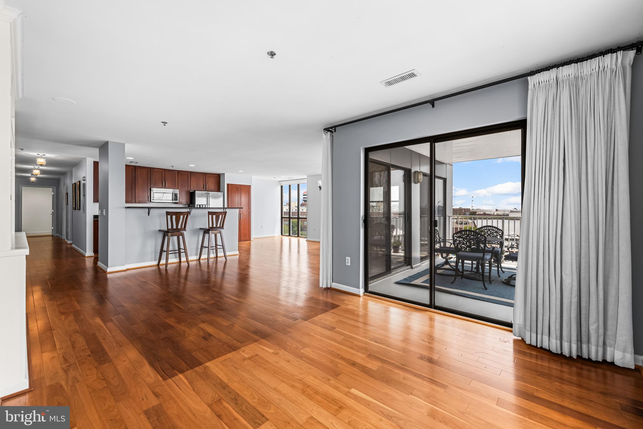 2702 Lighthouse Pt E #638