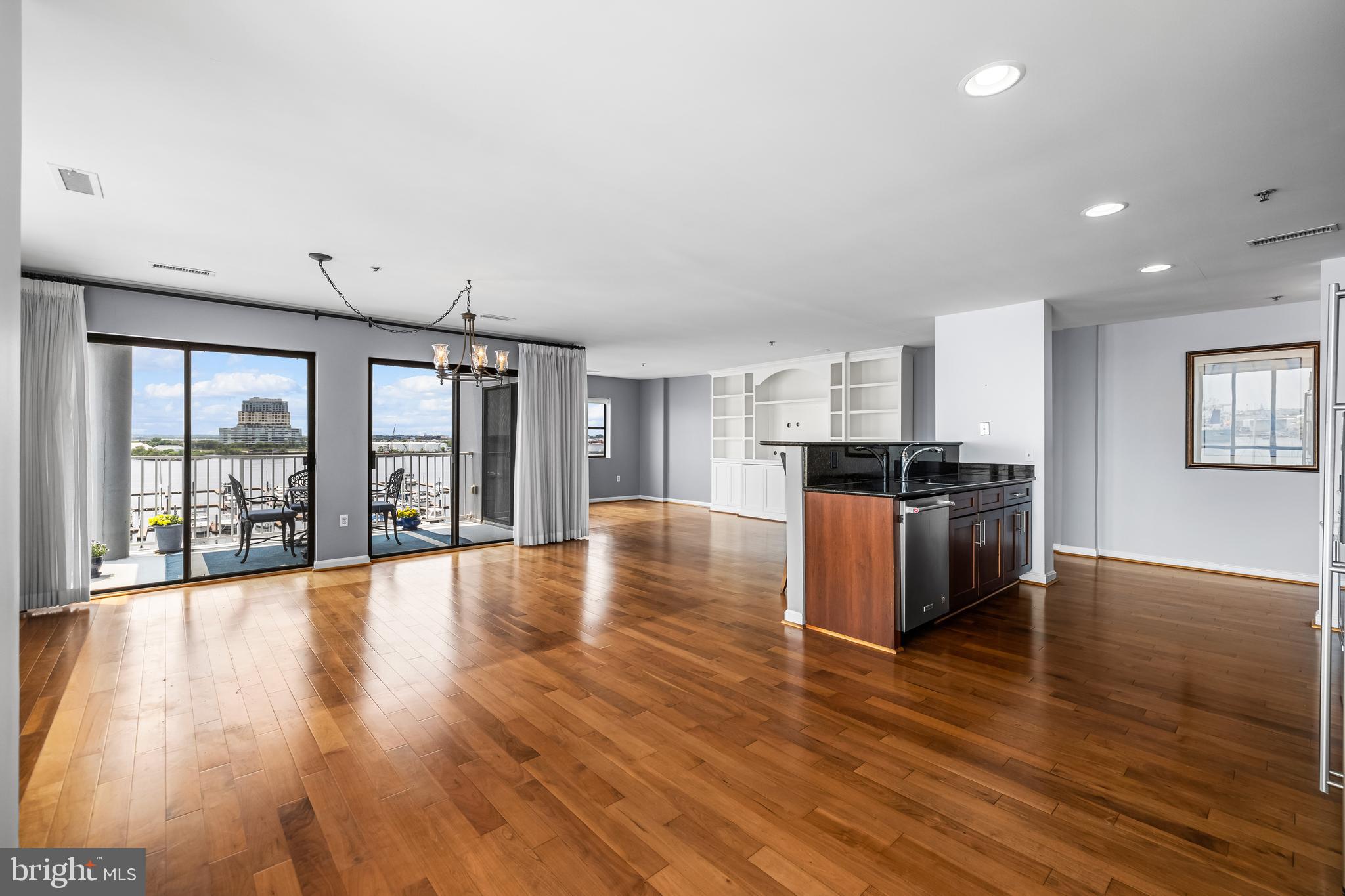 2702 Lighthouse Pt E #638