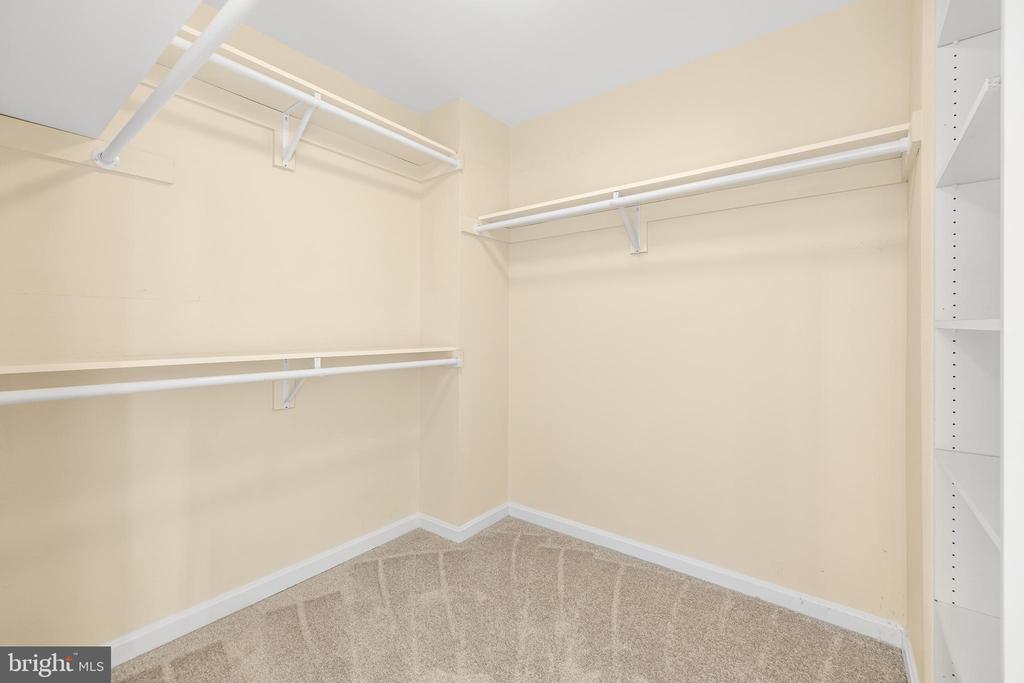 2702 Lighthouse Pt E #638