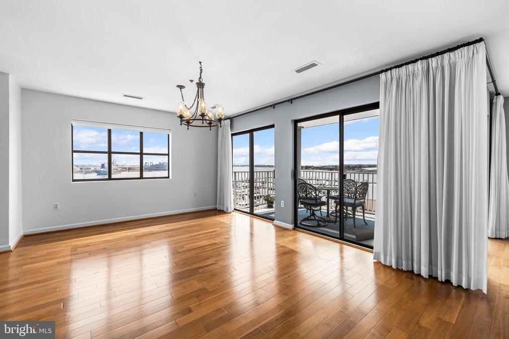 2702 Lighthouse Pt E #638