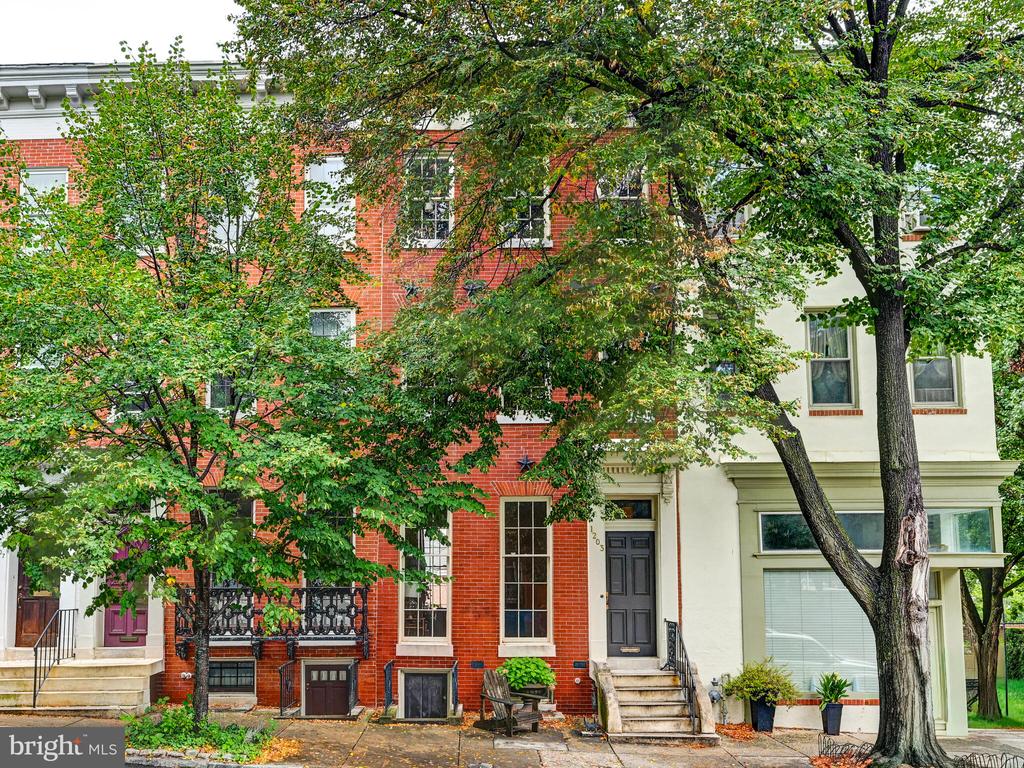1203 BOLTON STREET