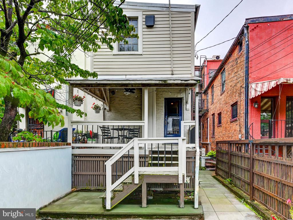 1203 BOLTON STREET