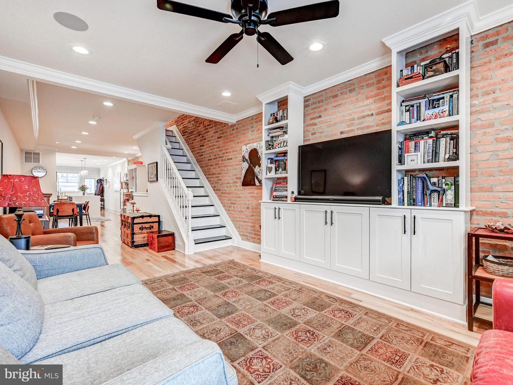 3110 FOSTER AVENUE