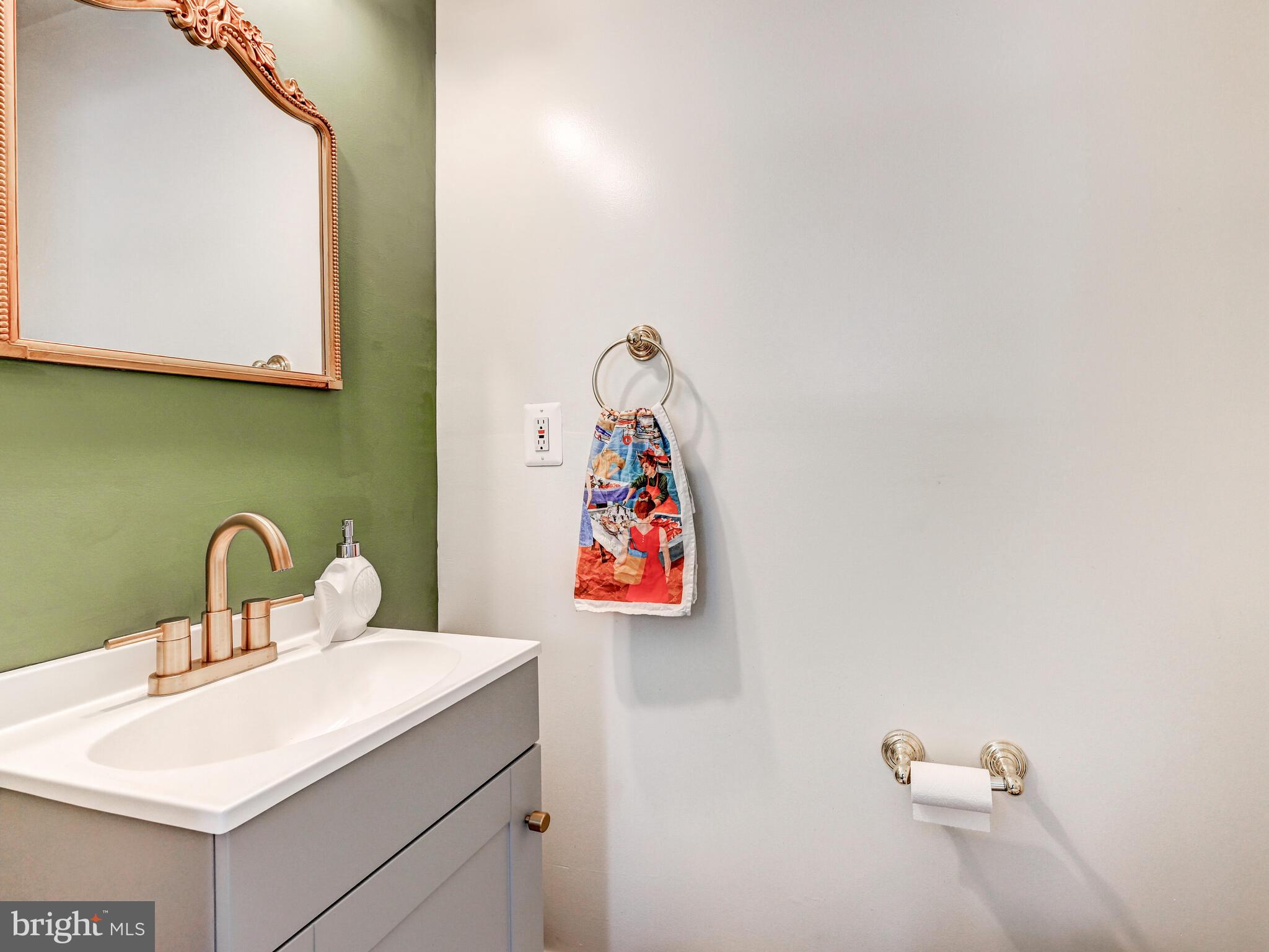 1013 S POTOMAC STREET