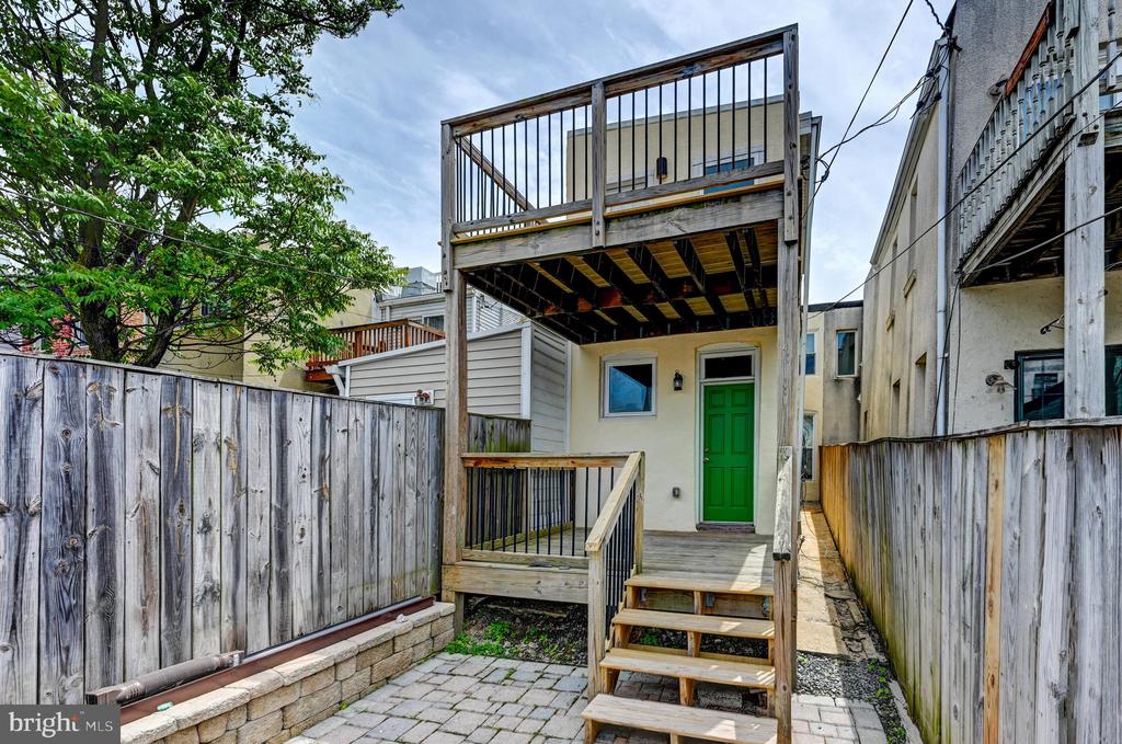 136 W OSTEND STREET